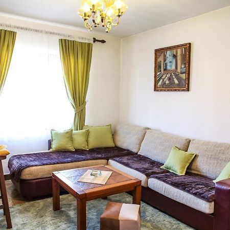 Apartment Dejan เซทินเจ ภายนอก รูปภาพ