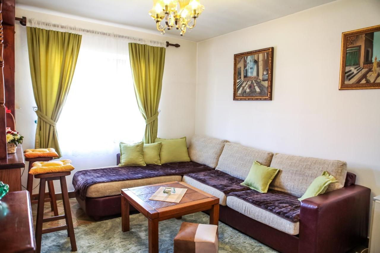 Apartment Dejan เซทินเจ ภายนอก รูปภาพ