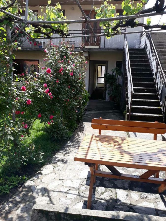 Apartment Dejan เซทินเจ ภายนอก รูปภาพ